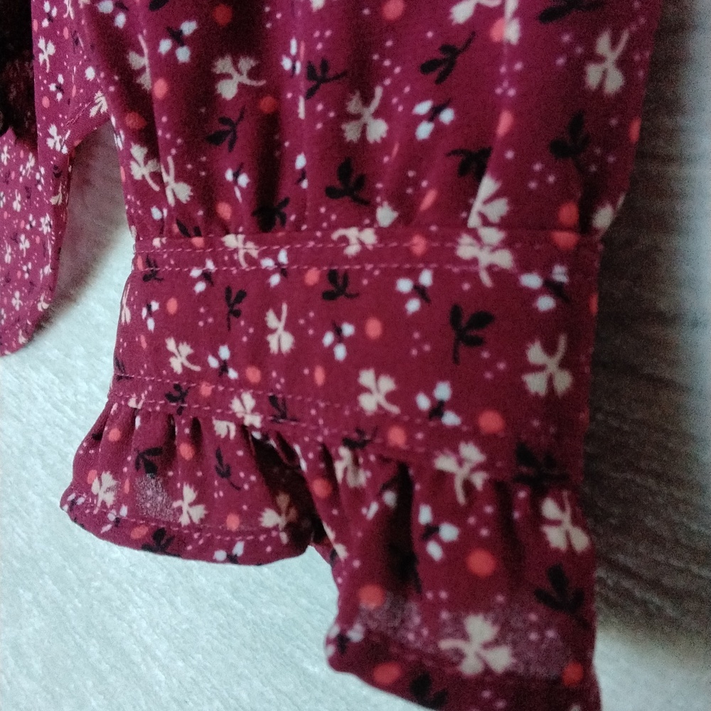 LOFT Burgundy Floral Blouse Size SMALL - Picture 4 of 8